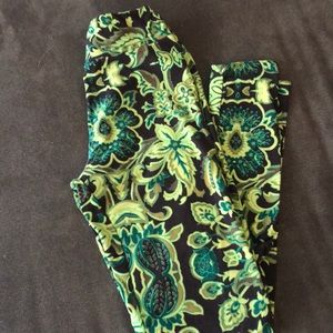 Lularoe legging. Great green and brown print!